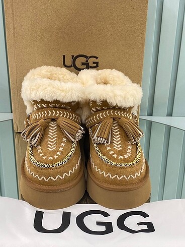 Ugg U g g
