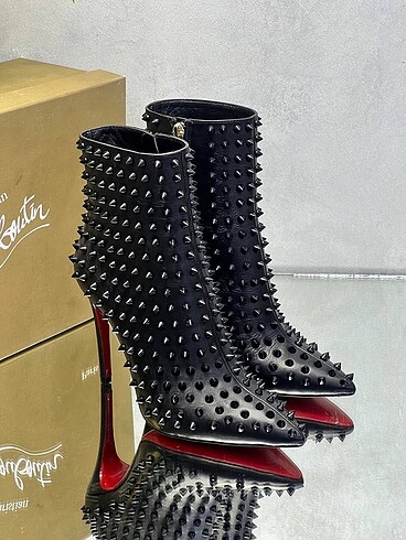 Christian Louboutin Christian louboutin