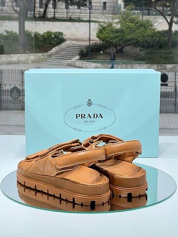37 Beden Prada