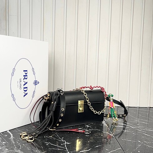 Prada Prada