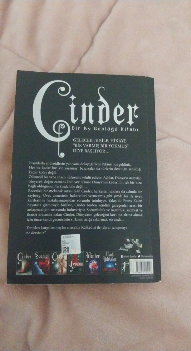Cinder - Bir Ay Günlüğü Kitabı - Görsel 2