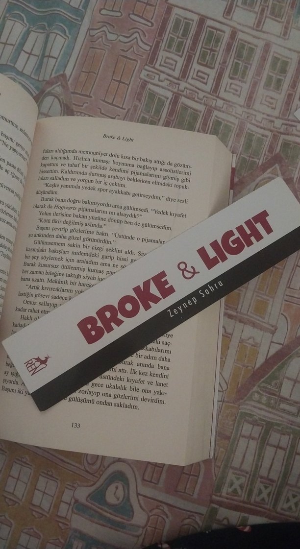 Broke & Light - Zeynep Sahra - Görsel 3