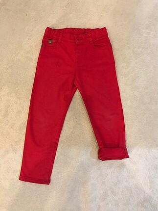 Kırmızı pantalon