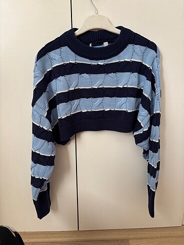 Bershka çizgili crop kazak