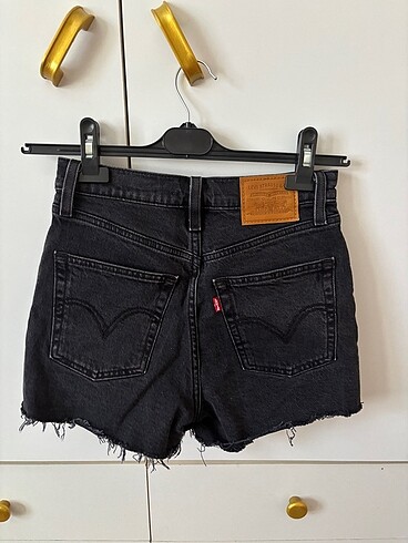 26 Beden siyah Renk Levis ribcage denim şort