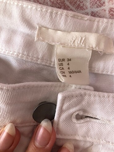 Beyaz Şort - Görsel 2