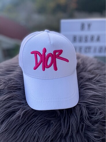 Dior model