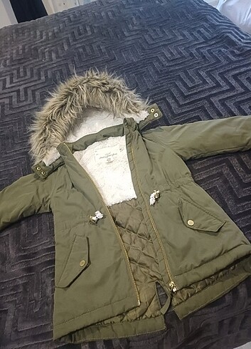 5 Yaş Beden Hm kiz cocuk dolgulu parka