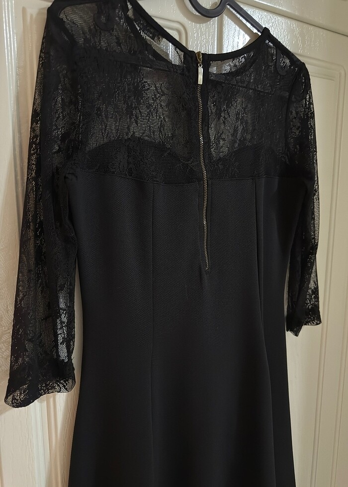 Siyah dantelli şık elbise - Görsel 4