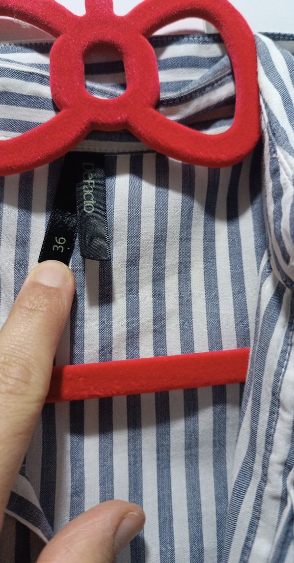 Düğmeli Gri Çizgili Uzun Kollu Kadın Gömlek - Görsel 3