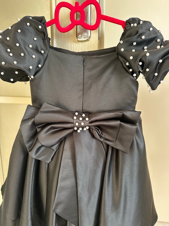 Kız Çocuk Saten Siyah Balon Kollu Elbise - Görsel 5