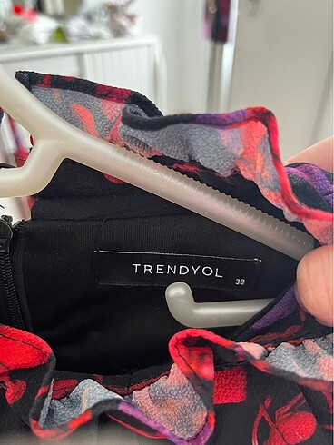 38 Beden Trendyolmilla çiçekli elbise