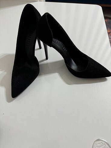 Siyah süet stiletto