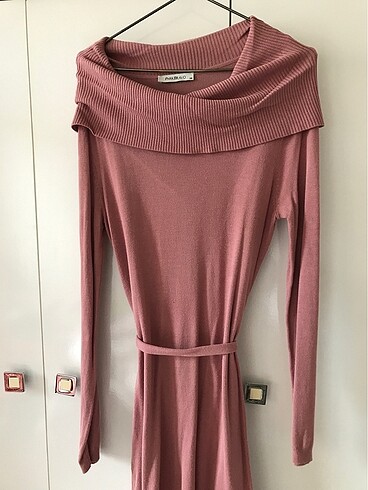 Pembe uzun vücuda oturan elbise