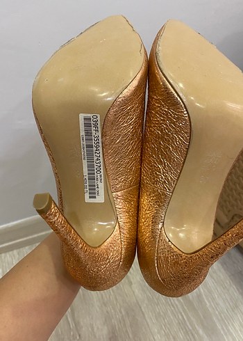 37 Beden altın Renk Diger Altın Rengi Yılan Desenli Stiletto