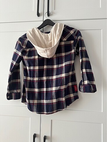 8 Yaş Beden Zara erkek çocuk kapüşonlu gömlek