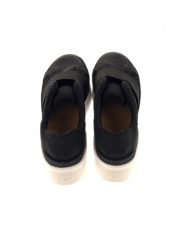 39.5 Beden Ugg Spor Ayakkabı %70 İndirimli.