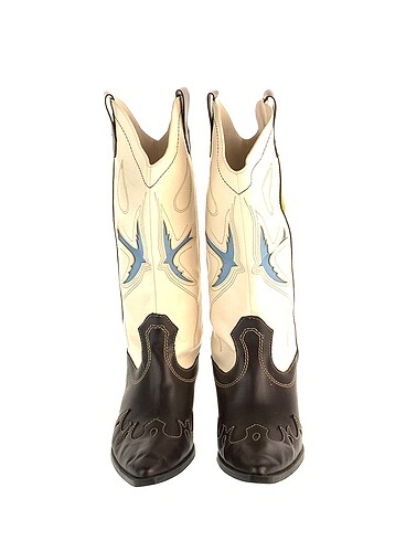 40 Beden Stradivarius Çizme %70 İndirimli.