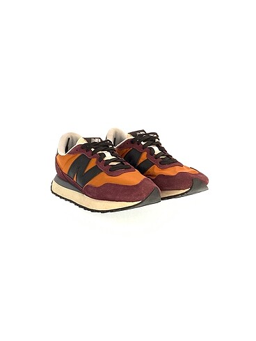 New Balance New Balance Spor Ayakkabı %70 İndirimli.