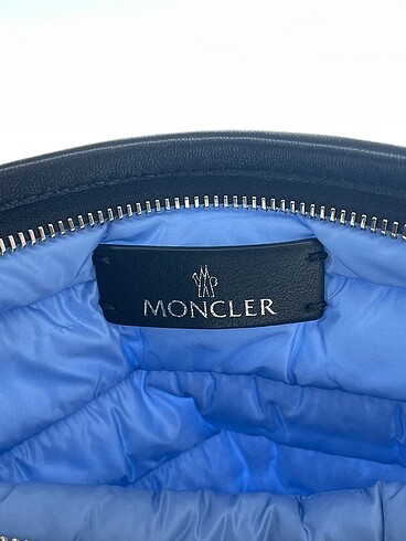 Beden Moncler Clutch / Portföy %70 İndirimli.