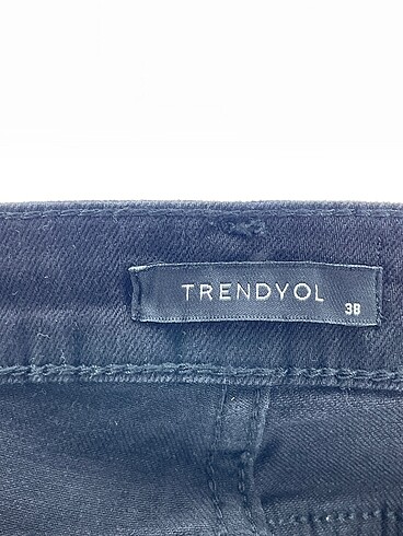 38 Beden siyah Renk Trendyol & Milla Skinny %70 İndirimli.