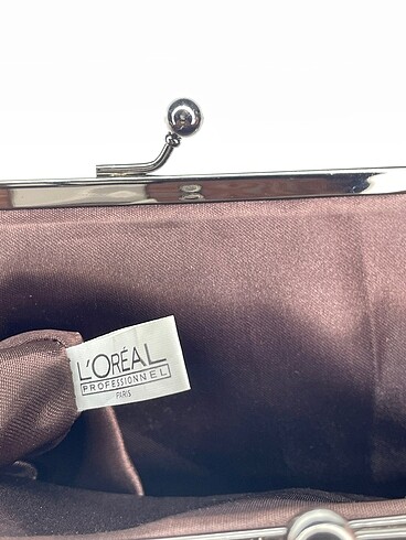  Beden Loreal Paris Clutch / Portföy %70 İndirimli.