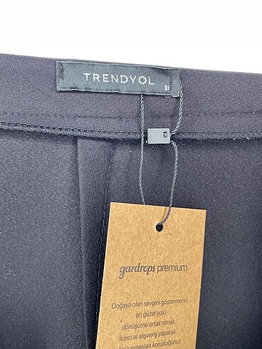 36 Beden siyah Renk Trendyol & Milla Mini Etek %70 İndirimli.