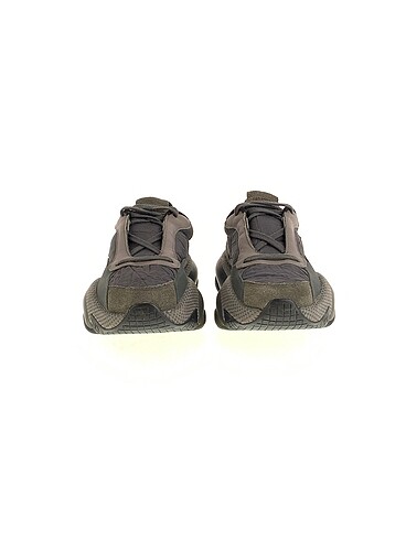 40 Beden Puma Spor Ayakkabı %70 İndirimli.