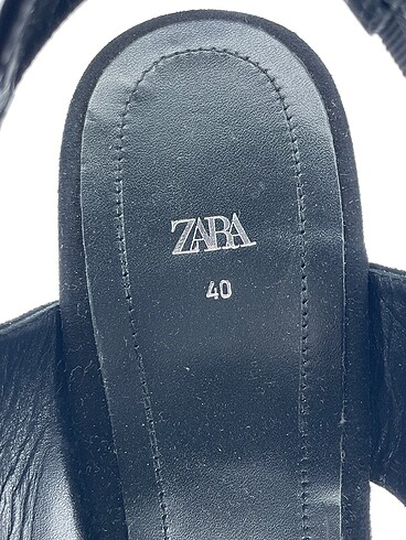 40 Beden siyah Renk Zara Platform %70 İndirimli.