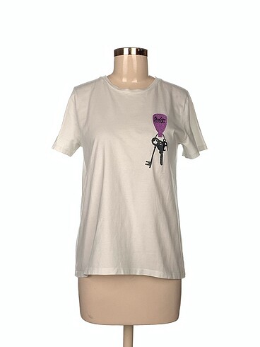 Zara T-shirt %70 İndirimli.