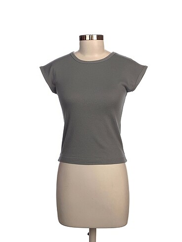 Zara T-shirt %70 İndirimli.