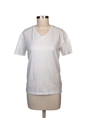 Zara T-shirt %70 İndirimli.