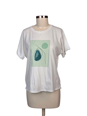 Massimo Dutti T-shirt %70 İndirimli.