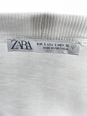 s Beden beyaz Renk Zara T-shirt %70 İndirimli.