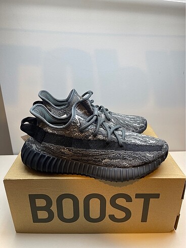 39 Beden ADİDAS YEEZY BOOST 350 V2 AYAKKABI