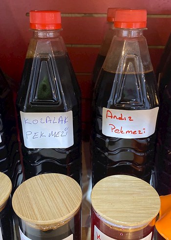 Kızılcık Özü ve Üzüm Pekmezi Şişeleri - Görsel 3