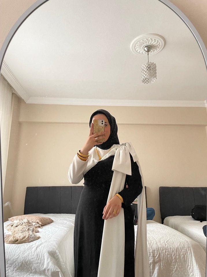 Uzun Beyaz Gotik Mezuniyet Elbisesi - Görsel 2