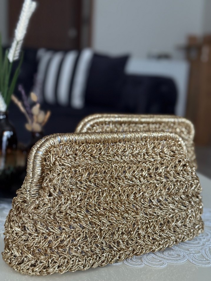 Altın Renkli İşlemeli Örgü Kadın Portföy Çanta - Görsel 2