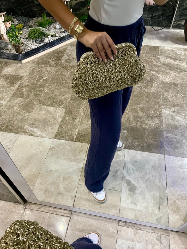 Altın Renkli İşlemeli Örgü Kadın Portföy Çanta - Görsel 5