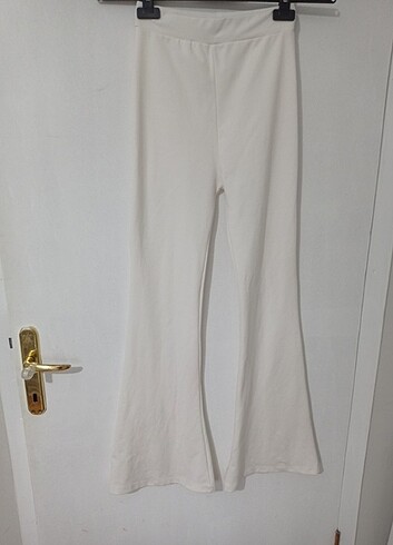 Beyaz ispanyol paca tayt gorunumlu pantolon