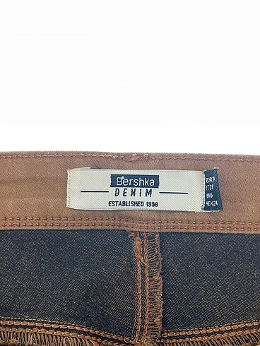 34 Beden çeşitli Renk Bershka Jean / Kot %70 İndirimli.