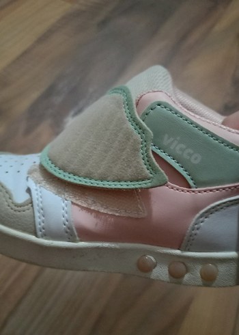 24 Beden Kız Çocuk Pembe Cırtcırtlı ışıklı ayakkabı