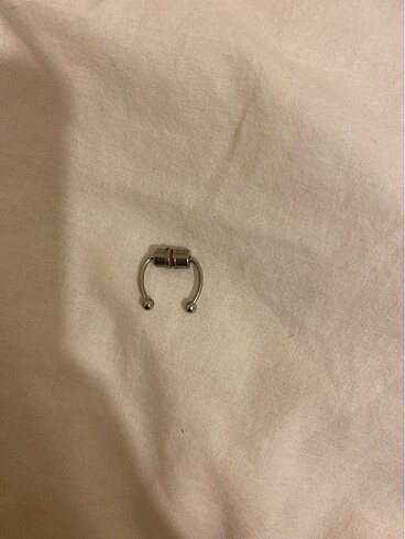 Fake piercing