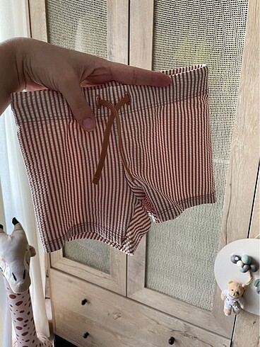 H&M Deniz Şortu 6 Aylık