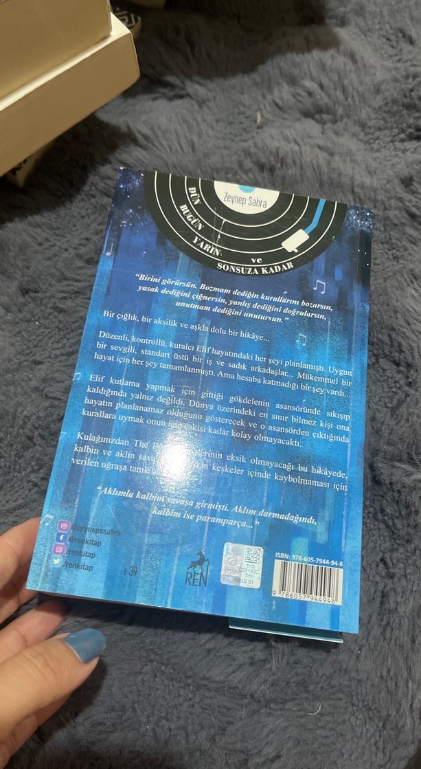 Dün, Bugün, Yarın ve Sonsuza Kadar - Zeynep Sahra - Görsel 4