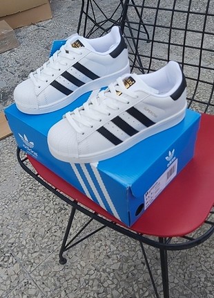 Adidas Orjinal üründür 