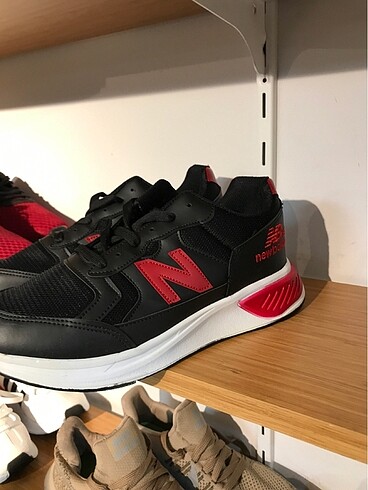 New Balance İtal üründür