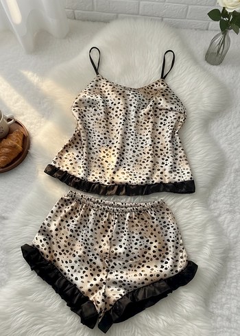 Leopar Desenli Beyaz Mini İp Askılı Kadın Pijama Takımı - Görsel 2