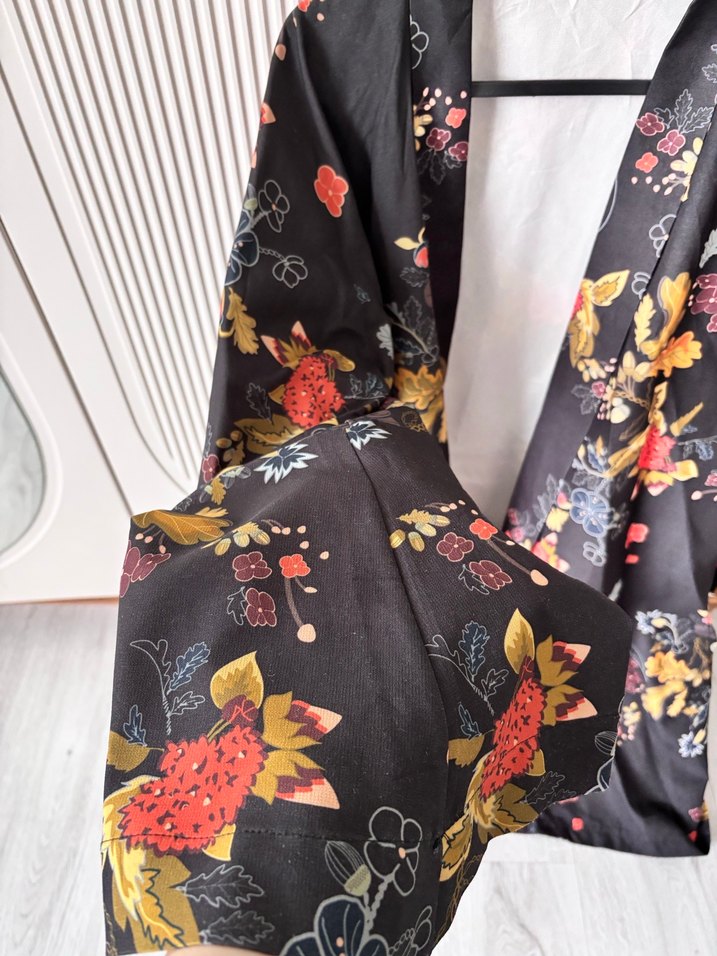 Desenli Uzun Siyah Kadın Kimono - Görsel 2