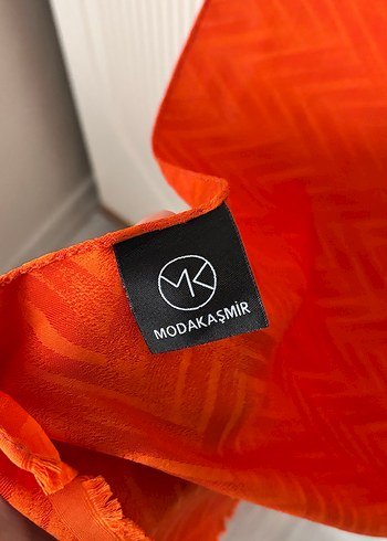 Kendinden Desenli Şal - Görsel 2